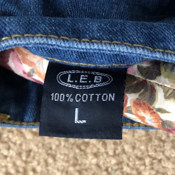 Distressed cut off jean shorts - Picture 4 of 8